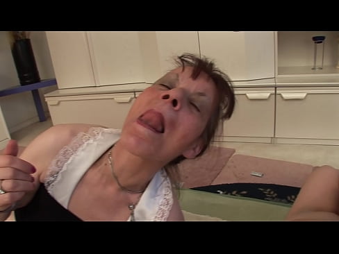 ❤️ Duha ka lola ug usa ka apohan adunay tulo ka lalaki ❤️ Sex video sa amon ❌