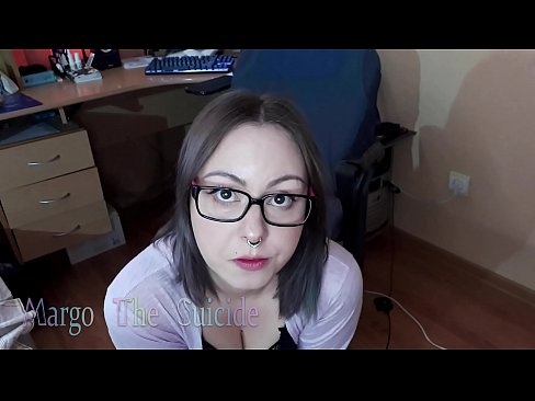 ❤️ Ang Sexy nga Babaye nga adunay Salamin Nagsuso sa Dildo sa Lalim sa Camera ❤️ Sex video sa amon ❌