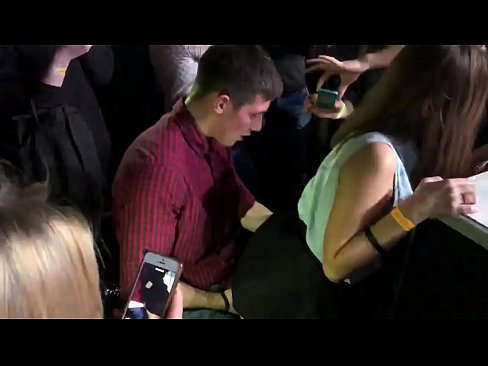 ❤️ Tinuod nga sekso sa usa ka nightclub sa Russia. Ang 18-anyos nga Ruso nga babaye sa anus ug puwerta nakighilawas sa usa ka nightclub ❤️ Sex video sa amon ❌